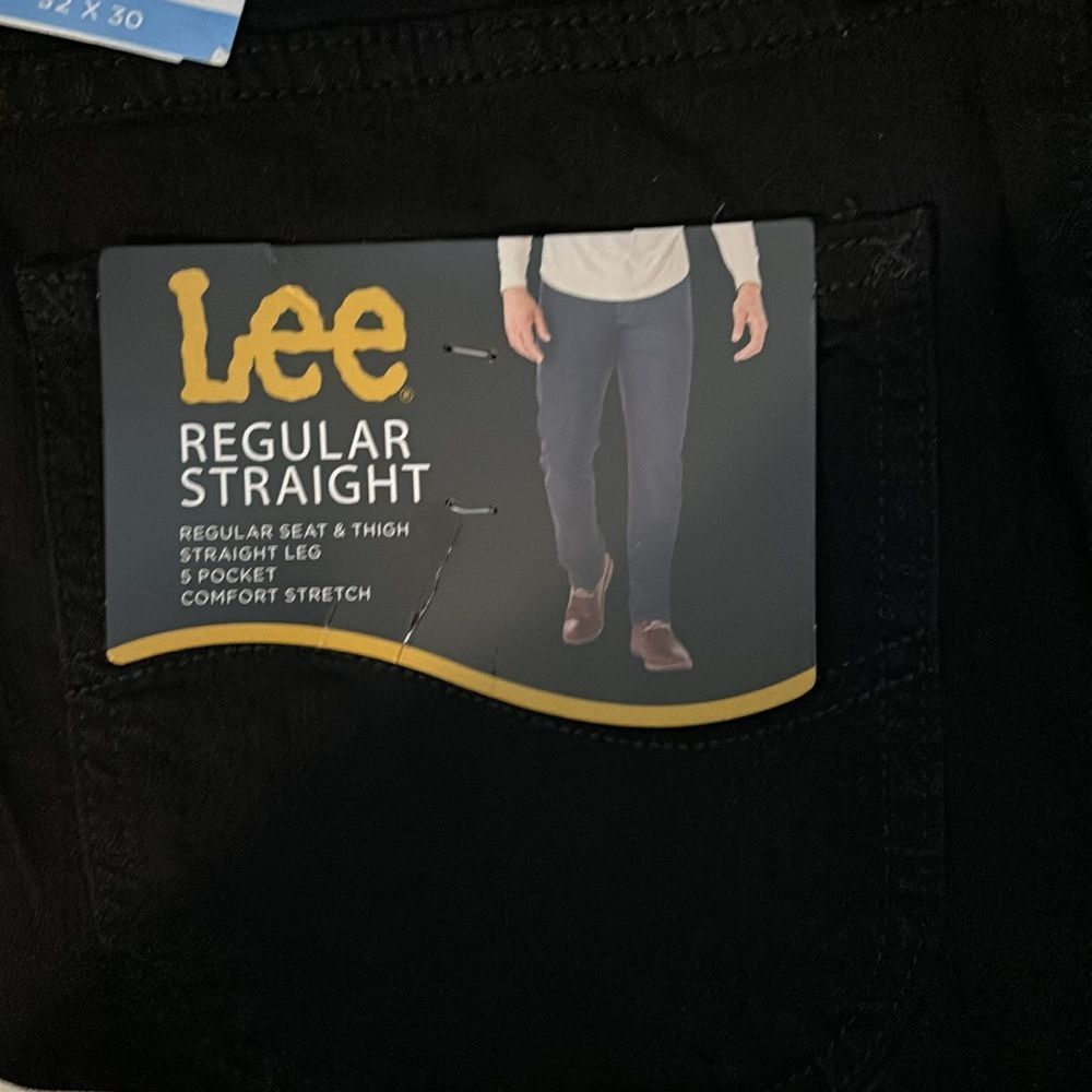 Lee Men's Regular Fit Straight Leg Jean - Picture 4 of 4